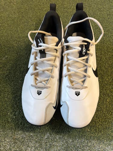 White Men's Size M 10.5 (W 11.5) Adult Nike Force Trout 9 Keystone Low Top Molded Cleats (Used)