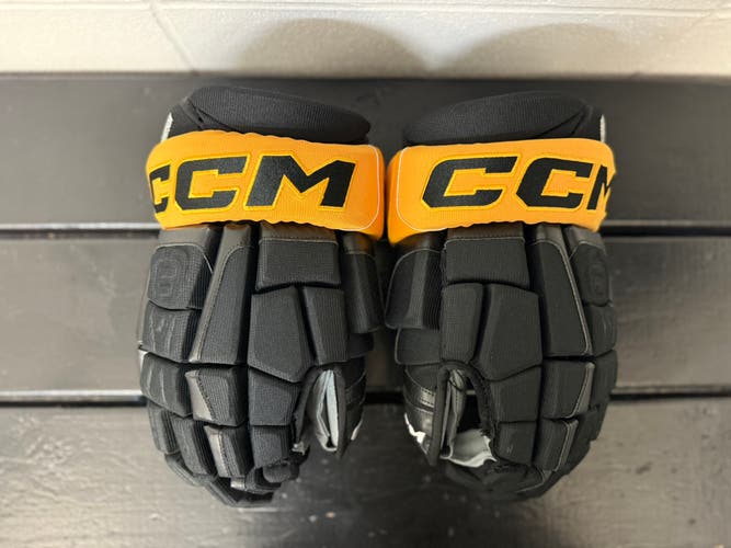 CCM U+ Crazy Light Gloves 15" Pro Stock (Used)
