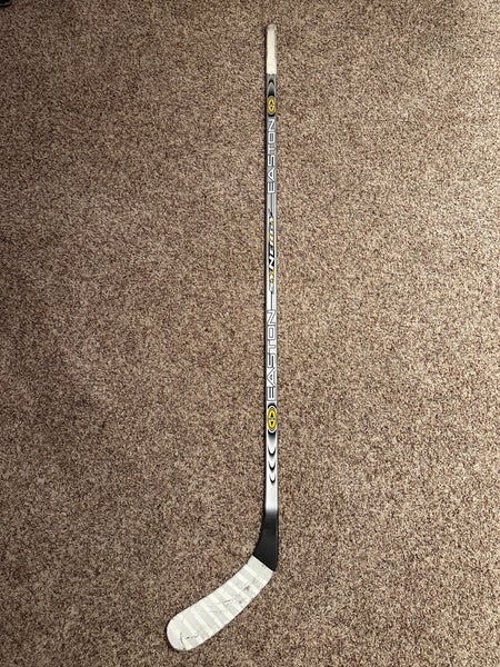 Senior Easton Synergy Classic Right Handed Hockey Stick P92 (Used)