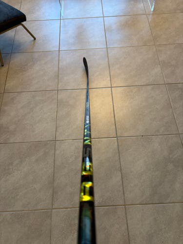 Senior Bauer Ag5nt Right Handed Hockey Stick P92 (Used)