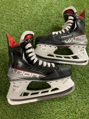 Intermediate Bauer Vapor X Shift Pro Hockey Skates Size 5.5 (New)