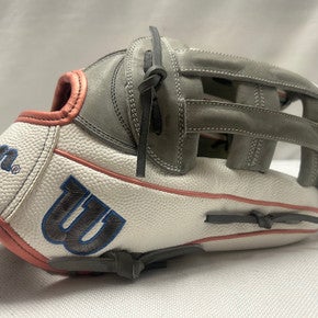 Used Wilson A2000 FP50 RH Throw Fastpitch Gloves White 12 1/4" 11490-S000266218