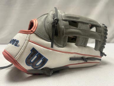 Used Wilson A2000 FP50 RH Throw Fastpitch Gloves White 12 1/4" 11490-S000266218