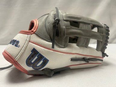 Used Wilson A2000 FP50 RH Throw Fastpitch Gloves White 12 1/4" 11490-S000266218