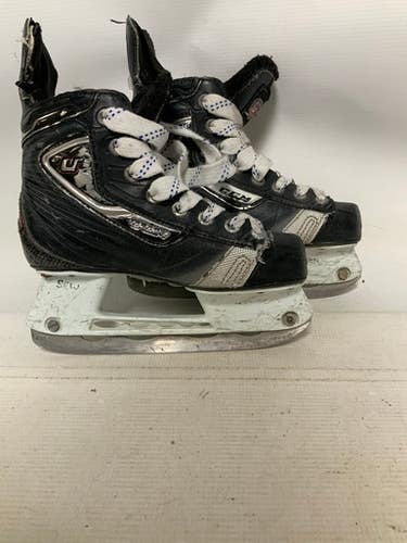 Used CCM U 06 Junior Hockey Skate Junior 01 11823-S000034755