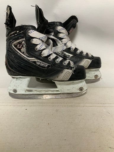 Used CCM U 06 Junior Hockey Skate Junior 01 11823-S000034755
