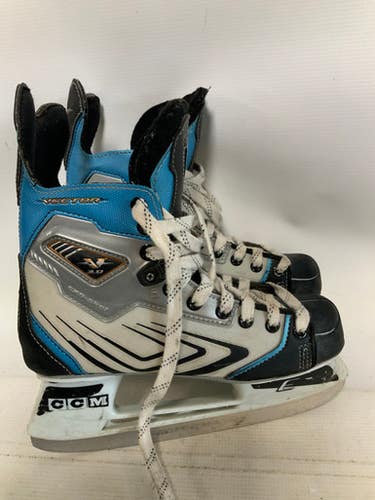 Used CCM VECTOR 3.0 Intermediate Hockey Skate Intermediate 5.0 11823-S000034744