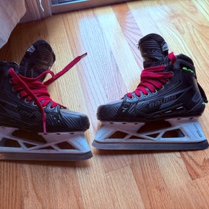 Bauer Elite Hockey Goalie Skates Regular Width Size 3 (Used)