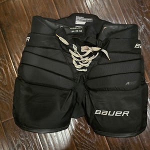 Senior Medium 2023 Bauer Pro Hockey Goalie Pants (Used - Like new)