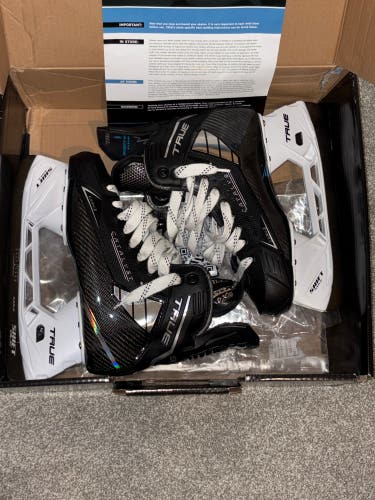 2024 True Catalyst 9X4 Hockey Skates Regular Width 8.5 (Used)