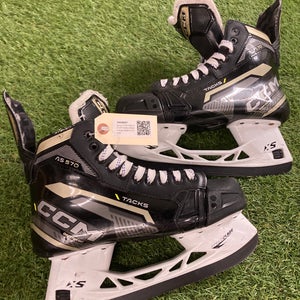 Senior CCM Tacks AS-570 Hockey Skates Wide Width 8.5 (Used)