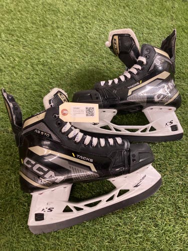 Senior CCM Tacks AS-570 Hockey Skates Wide Width 8.5 (Used)