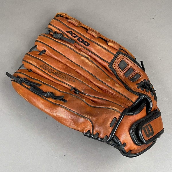 Wilson A700 14" Right Hand Thrower Softball Glove
