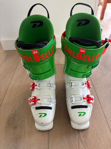 Mondo 25 & 25.5 Dalbello All Mountain DRS 130 Ski Boots (Used)