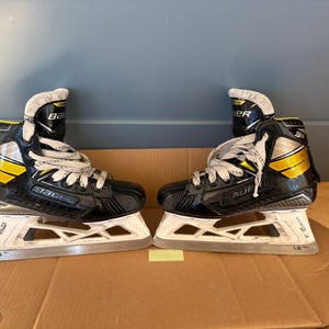 Bauer Supreme 3S Hockey Goalie Skates Regular Width Size 1.5 (Used)