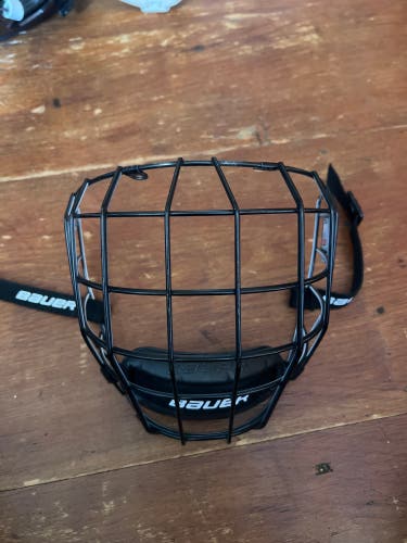 *Great Condition* Bauer Profile ll Oreo Cage (Large)
