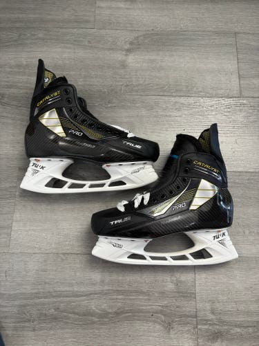 New True Catalyst Pro Hockey Skates Regular Width Pro Stock Helm 9