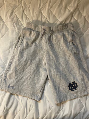 Notre Dame Under Armour Casual Size Medium Grey shorts (Used)