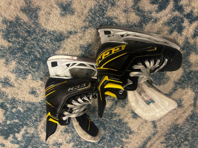 CCM Super Tacks 9380 Hockey Skates Size 1.5 (Used)