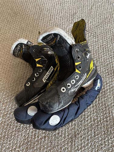 Bauer Supreme M4 Hockey Skates Regular Width Size 2 (Used)