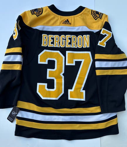 NWT Boston Bruins Bergeron size 46 with fighting strap