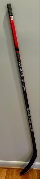 Intermediate CCM Jetspeed FT670 Left Hand Hockey Stick P28 (New)