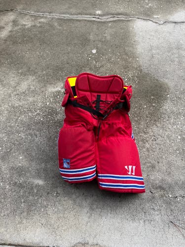 New York Rangers Men's Senior XL Warrior Hockey Pants Pro Stock (Used)