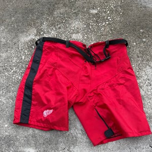 Detroit Red Wings Reverse Retro red size XL Bauer Pant Shell Pro Stock (Used)