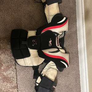 Large Vaughn Ventus LT60 Goalie Chest Protector (Used)