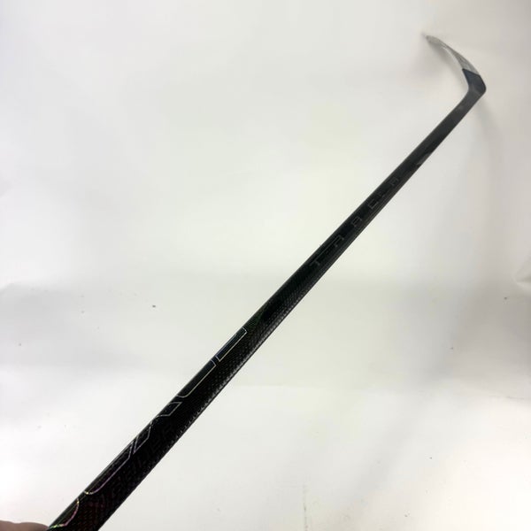 Repaired Right Handed Bauer Tracer - 82 Flex - P28M Curve Grip #E445