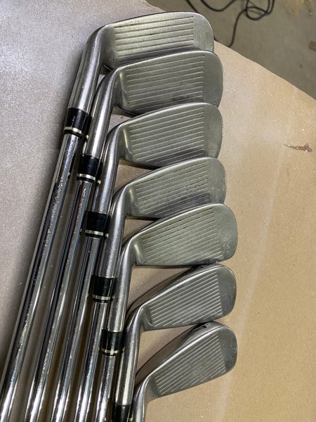 Men's Wilson Staff CI7 Right Handed Iron Set Uniflex (6 Clubs) #6 - #9, PW, GW Steel Shaft (Used)