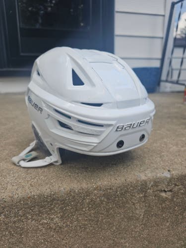 Small Bauer Re-Akt 155 Helmet (Used)