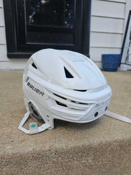 Small Bauer Re-Akt 155 Helmet (Used)