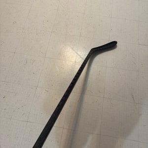 Intermediate Pro Blackout Right Handed Hockey Stick P28 (Used)