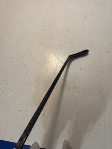 Intermediate Pro Blackout Right Handed Hockey Stick P28 (Used)