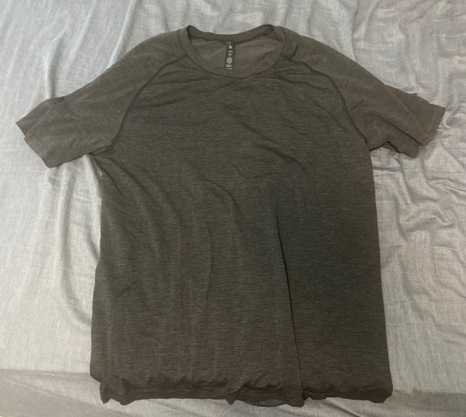 Black Medium Men's Lululemon Shirt (Used)