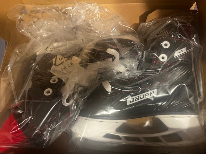 Youth New Bauer Ns Hockey Skates Regular Width Size Youth 13