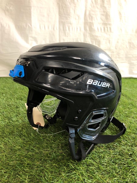 Black Medium/Large Bauer Hyperlite 2 Helmet (Used)