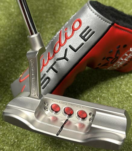 Scotty Cameron 2025 Studio Style Newport Blade Putter 33" w/ Headcover RH MINT!