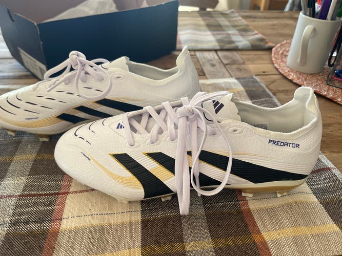 White/Black/Gold Unisex Size M 7.5 (W 8.5) Adidas predator league FF/MG Cleats (New)