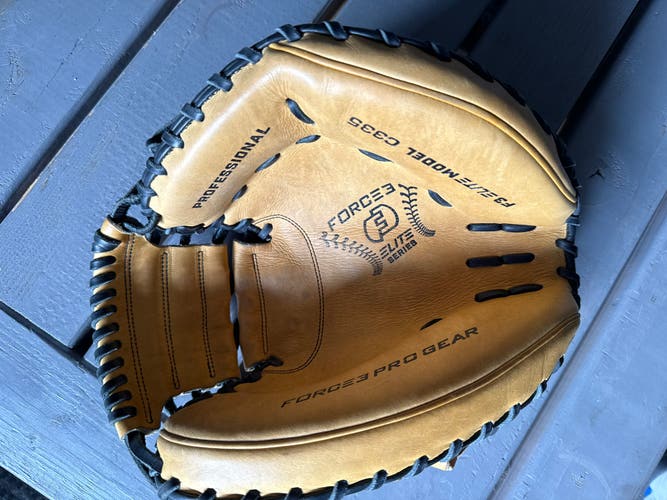 RH Catcher's Baseball Glove 33.5" (Used)