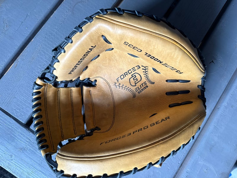 RH Catcher's Baseball Glove 33.5" (Used)