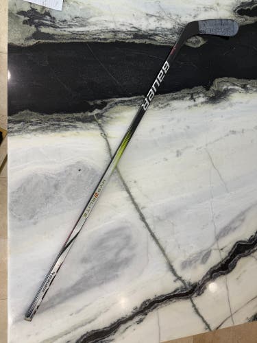 Senior Bauer Vapor Hyperlite 2 Right Handed Hockey Stick P92 (Used)