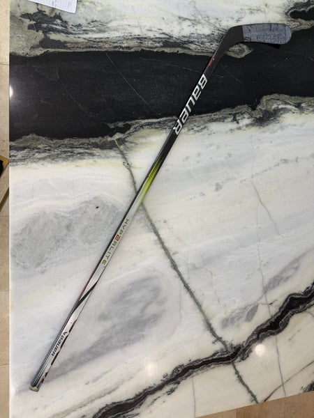 Senior Bauer Vapor Hyperlite 2 Right Handed Hockey Stick P92 (Used)