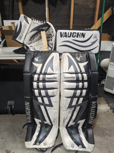 34" Vaughn Velocity V4 Regular Goalie Full Set (Used)