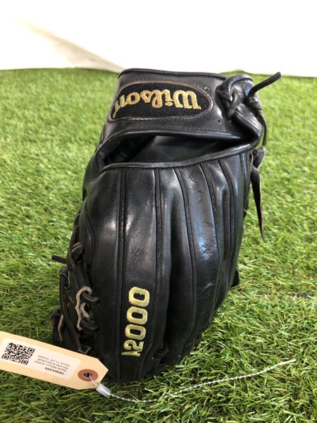 Black Wilson A2000 RH Infield Baseball Glove 11.25" (Used)