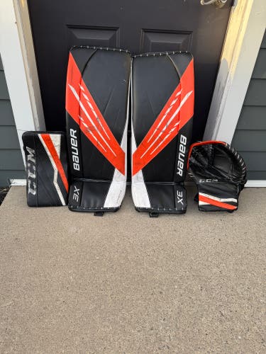 Small 33” Bauer Vapor 3X Goalie Leg Pads, glove and blocker(Used)