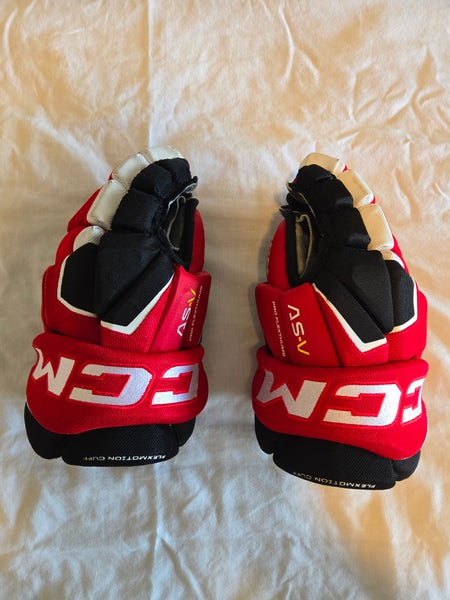 CCM As-v Gloves 13" (Used)