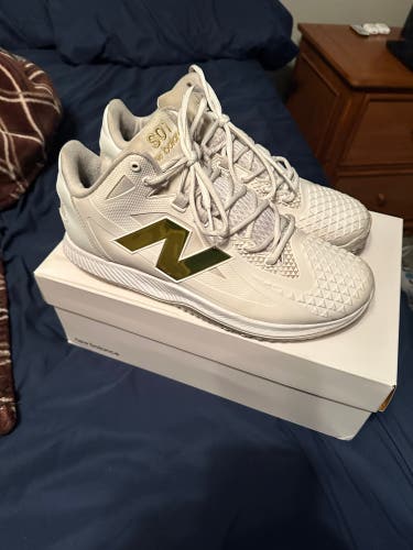 White Men's Size M 12.5 (W 13.5) Adult New Balance Ohtani High Top Turf Cleats (Used)