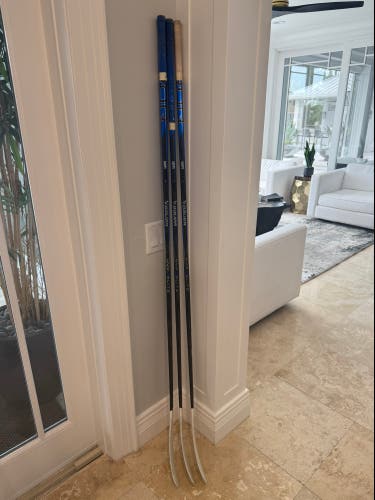 Senior Bauer Custom Right Handed Hockey Stick P92 (Used)